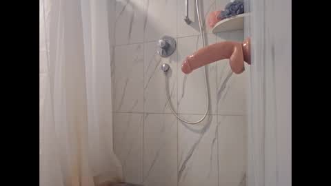 Snapshot of hockeyjock17 chatting on 05-18-26, 12:11 hockeyjock17 online show from 05-18-26, 12:11