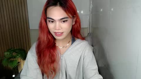 Snapshot of hoelyaurora chatting on 04-07-26, 10:15 Aurora3 online show from 04-07-26, 10:15