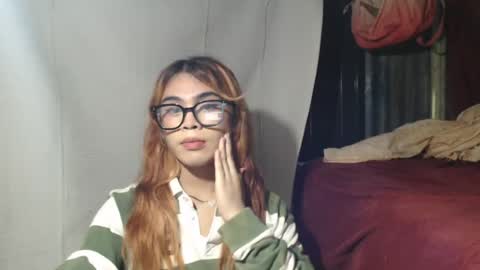 Snapshot of hoelyaurora chatting on 05-04-26, 10:17 Aurora3 online show from 05-04-26, 10:17