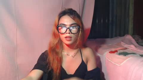 Snapshot of hoelyaurora chatting on 05-13-26, 09:33 Aurora3 online show from 05-13-26, 09:33