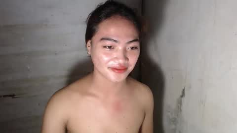 Snapshot of hoelyixia chatting on 12-04-25, 04:11 Ixia3 online show from 12-04-25, 04:11