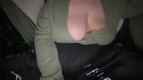 Snapshot of hoestoes915 chatting on 01-05-25, 07:17 Stacey online show from 01-05-25, 07:17