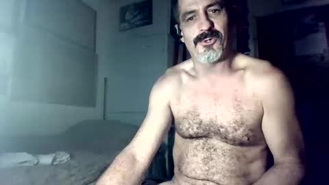 Snapshot of hoglegg99384194 chatting on 09-27-25, 01:05 hoglegg99384194 online show from 09-27-25, 01:05