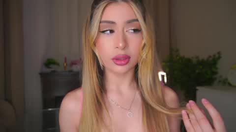 Moni Monica online show from 04-22-26, 08:06