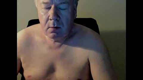 Snapshot of holgerhb53 chatting on 03-12-25, 02:23 Holger online show from 03-12-25, 02:23