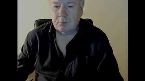 Snapshot of holgerhb53 chatting on 10-26-25, 03:18 Holger online show from 10-26-25, 03:18