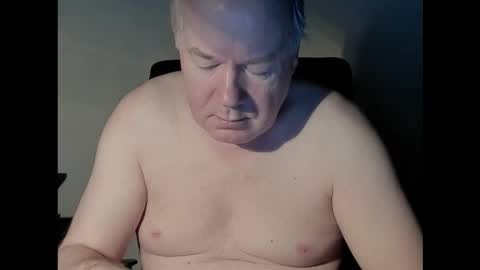 Snapshot of holgerhb53 chatting on 11-20-25, 02:23 Holger online show from 11-20-25, 02:23