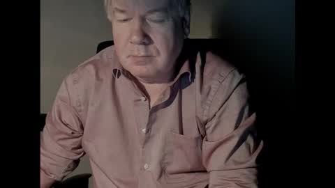 Snapshot of holgerhb53 chatting on 11-27-25, 03:03 Holger online show from 11-27-25, 03:03