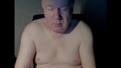 Snapshot of holgerhb53 chatting on 12-02-25, 04:51 Holger online show from 12-02-25, 04:51