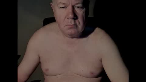 Snapshot of holgerhb53 chatting on 12-14-25, 03:23 Holger online show from 12-14-25, 03:23