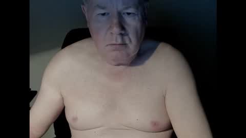 Snapshot of holgerhb53 chatting on 12-14-25, 03:50 Holger online show from 12-14-25, 03:50