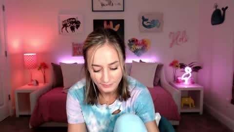 Snapshot of holihurricane chatting on 02-05-25, 02:40 Holi Hurricane online show from 02-05-25, 02:40