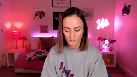 Holi Hurricane online show from 12-14-25, 05:57