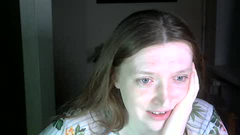 Snapshot of holistic_woman chatting on 06-19-26, 09:07 holistic_woman online show from 06-19-26, 09:07