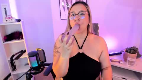 Hollie online show from 03-10-26, 12:10