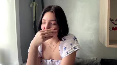 Snapshot of hollisguerrette chatting on 03-11-26, 05:13 Sofia online show from 03-11-26, 05:13