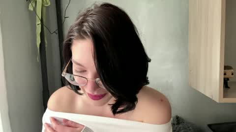 Sofia online show from 04-15-26, 05:36