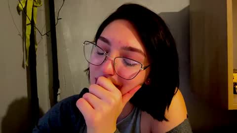 Sofia online show from 04-16-26, 01:23