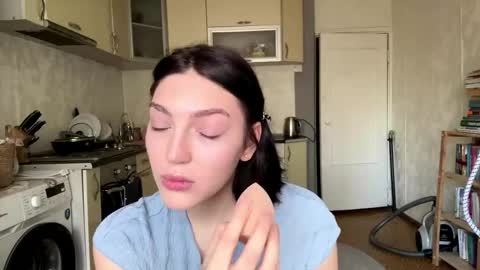 Sofia online show from 04-24-26, 05:21