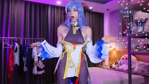 Snapshot of holliwould_ chatting on 02-17-26, 10:56 Holli online show from 02-17-26, 10:56