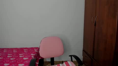 Snapshot of holly0550 chatting on 10-17-25, 03:58 holly... online show from 10-17-25, 03:58