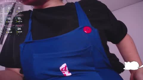 Snapshot of holly_16 chatting on 02-04-25, 09:52 holly_16 online show from 02-04-25, 09:52