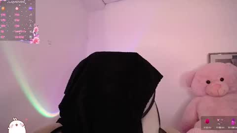 Snapshot of holly_16 chatting on 09-12-25, 10:21 holly_16 online show from 09-12-25, 10:21