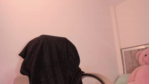 holly_16 online show from 05-12-26, 11:13