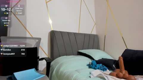 Snapshot of holly__milk chatting on 01-21-25, 03:37 Laura   Hey GuysI have more 40 videos FULL MILK Of Hollymilk1 online show from 01-21-25, 03:37