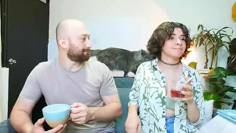 Holly and Honey online show from 09-09-25, 08:30