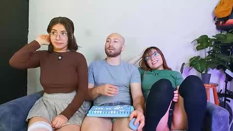 Holly and Honey online show from 01-07-26, 02:30