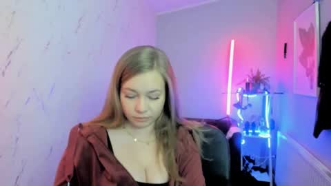 Holly online show from 11-22-25, 07:46