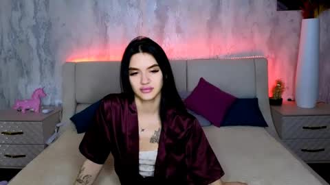 Holly online show from 05-14-26, 01:01