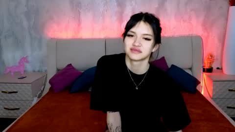 Holly online show from 06-08-26, 02:01