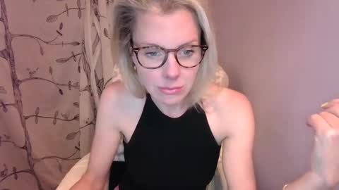 holly_bourbon online show from 04-25-26, 12:24