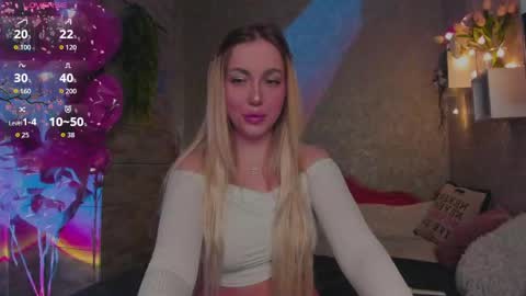 holly_molly8 online show from 04-25-26, 06:16