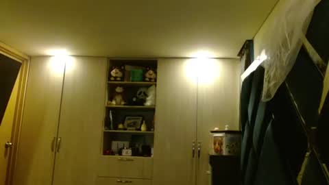 Holly online show from 06-22-26, 04:31