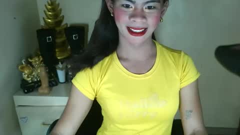 Snapshot of holly_sugar20 chatting on 11-17-25, 07:25 Mika Duhay Velat online show from 11-17-25, 07:25