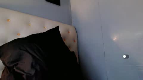 Apple online show from 02-19-26, 05:20