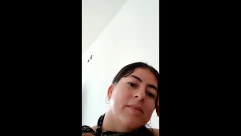 holly    online show from 05-31-26, 06:42