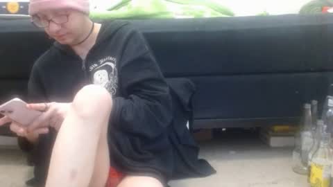 Snapshot of hollyhawkes chatting on 12-30-24, 12:54 Holly Hawkes online show from 12-30-24, 12:54