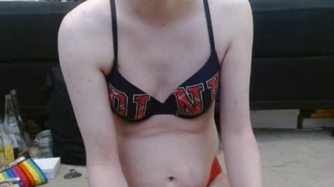 Snapshot of hollyhawkes chatting on 02-01-25, 11:48 Holly Hawkes online show from 02-01-25, 11:48