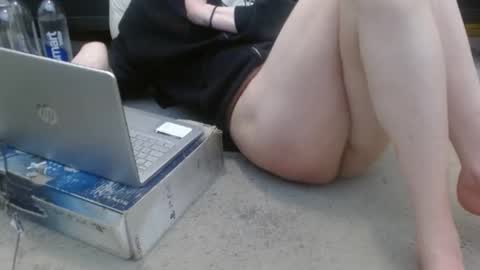 Snapshot of hollyhawkes chatting on 02-27-25, 12:54 Holly Hawkes online show from 02-27-25, 12:54