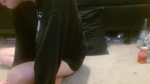 Holly Hawkes online show from 04-18-26, 10:43