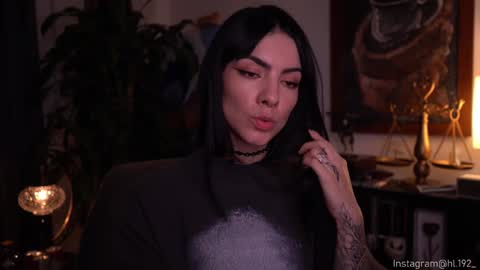 Holly Linder online show from 02-01-25, 07:05