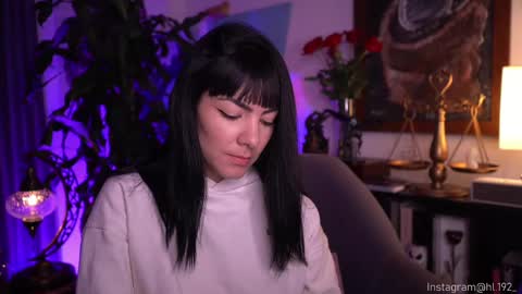 Holly Linder online show from 02-16-25, 01:36