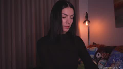 Holly Linder online show from 09-11-25, 01:28