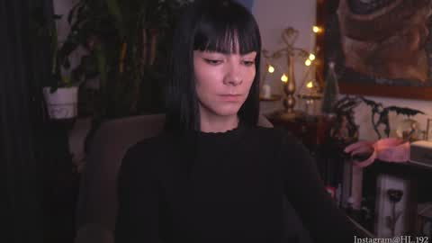 Holly Linder online show from 12-14-25, 01:11