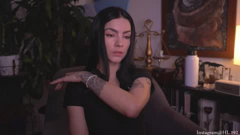 Holly Linder online show from 02-05-26, 02:27