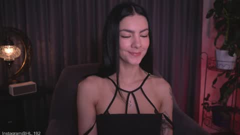 Snapshot of hollylinder_ chatting on 04-30-26, 01:23 Holly Linder online show from 04-30-26, 01:23